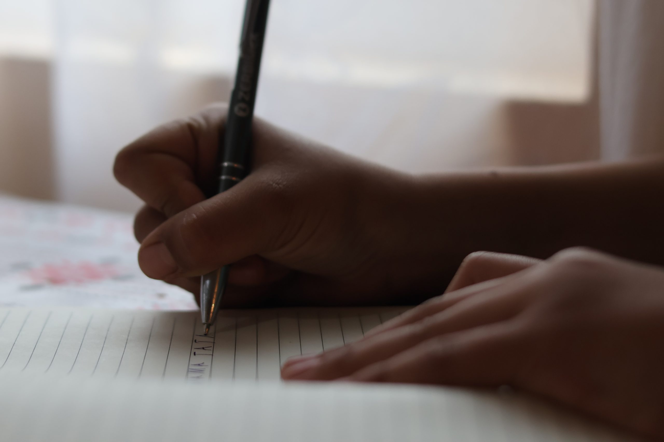 Scrisul care are altă unitate de citire